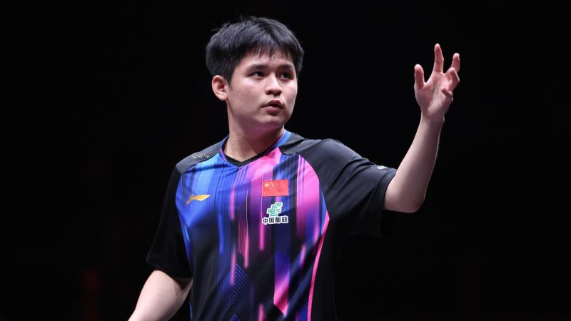 对手直接被晃在原地